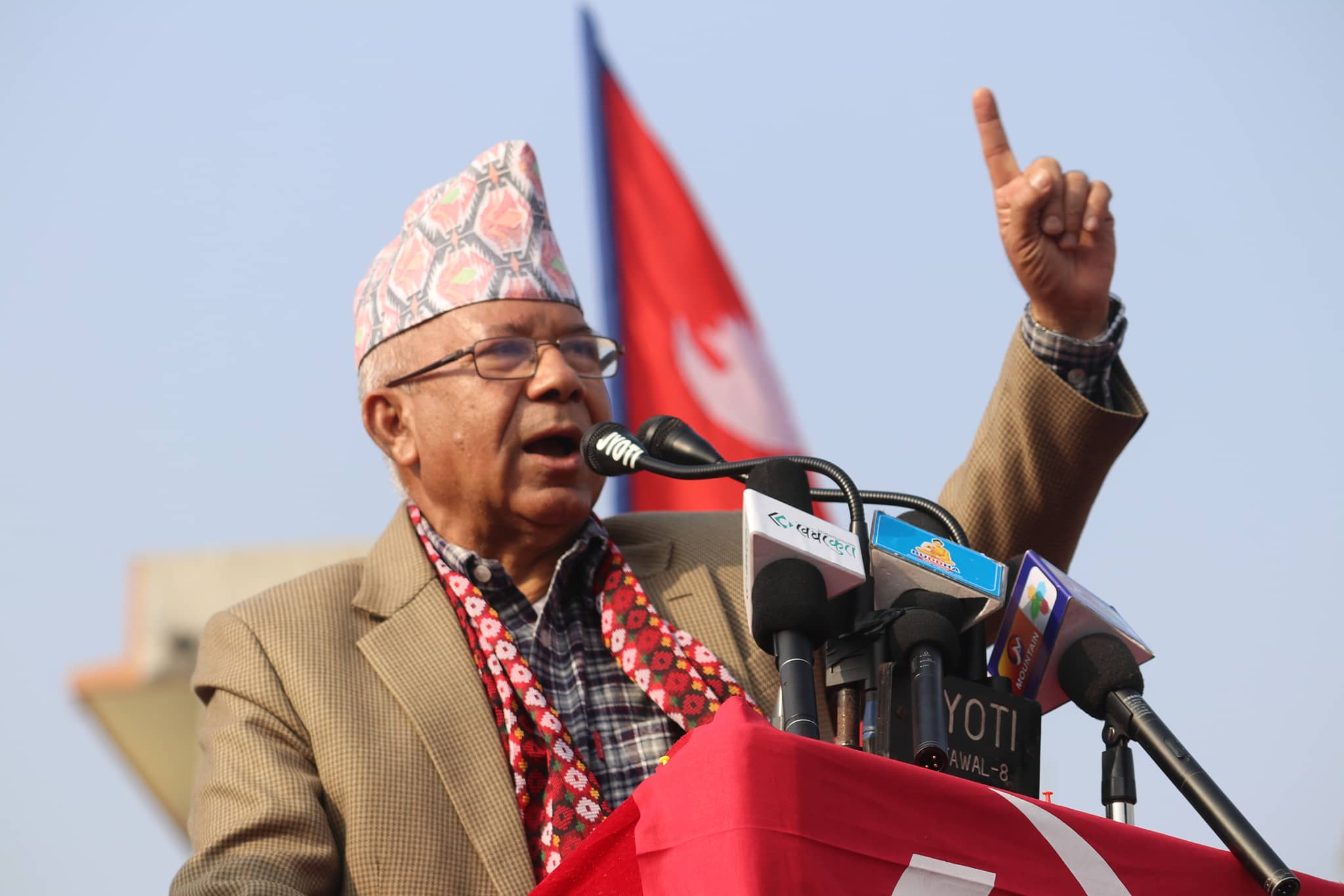 ओलीको कम्युनिष्ट आन्दोलनप्रतिको प्रतिबद्धता कमजोर : माधव नेपाल